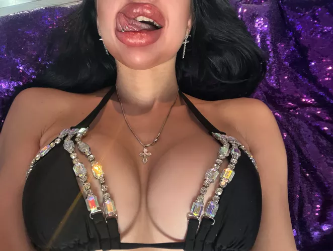 Feel this Tongue by Fine-Ad2329