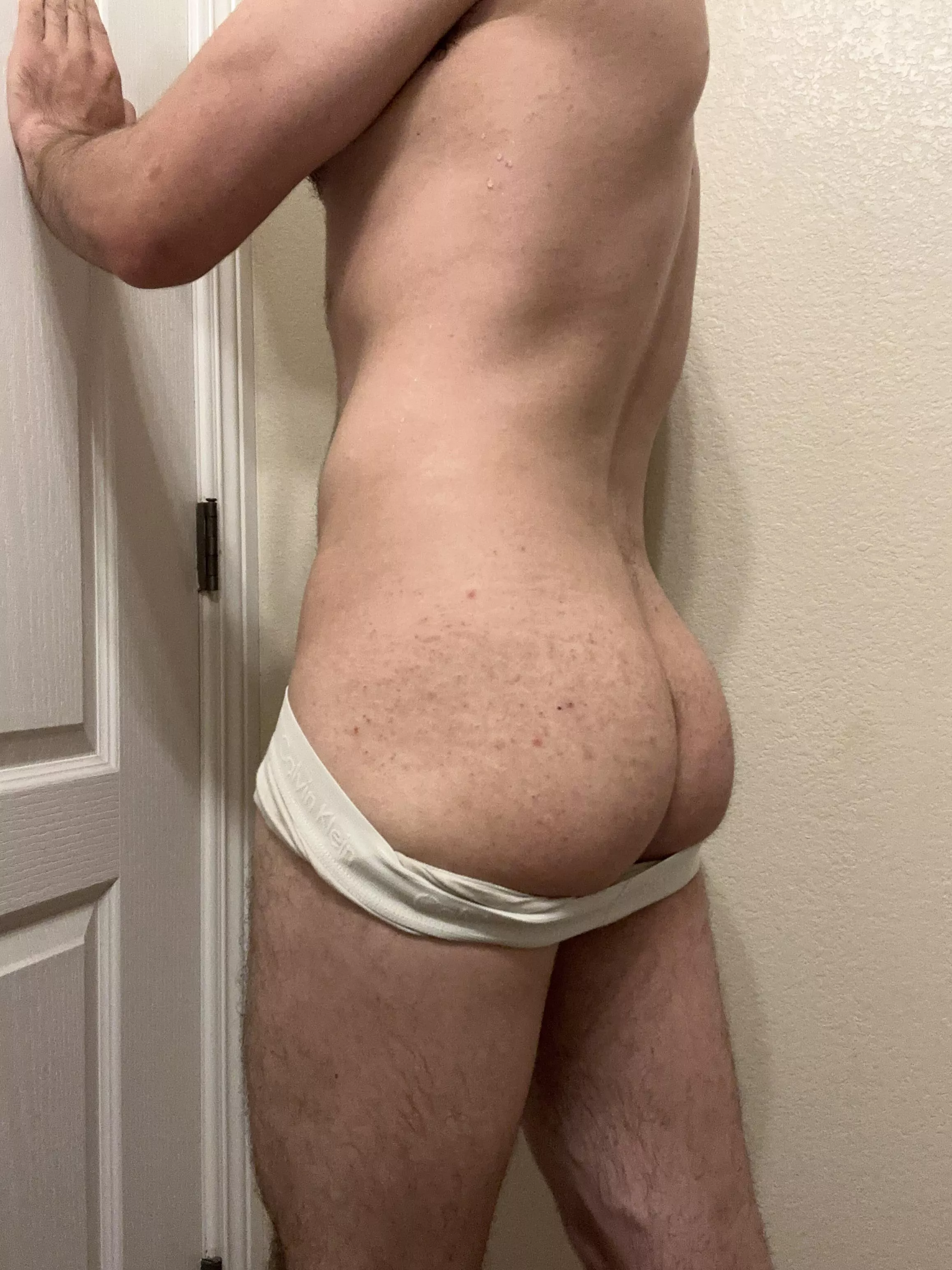 Freshly showered 😉 posted by MrBottomFun