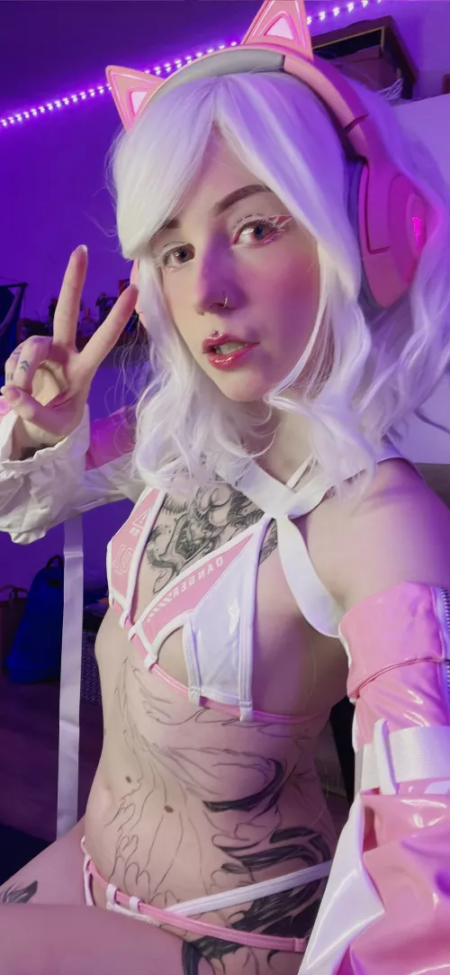 Hello kitty) by SunnyOutfield