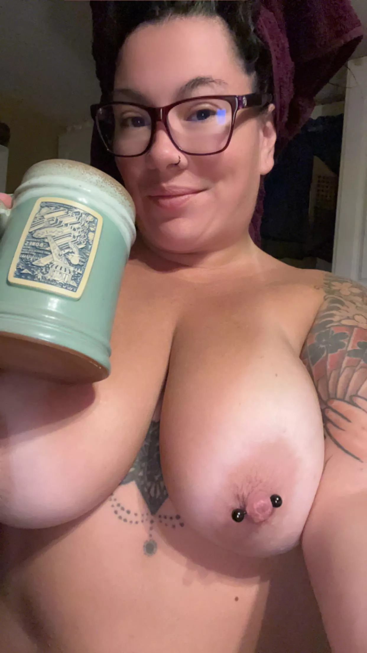 Hubby is off to work for the night. I’m ready for you! posted by Cccuuunnntttsuela