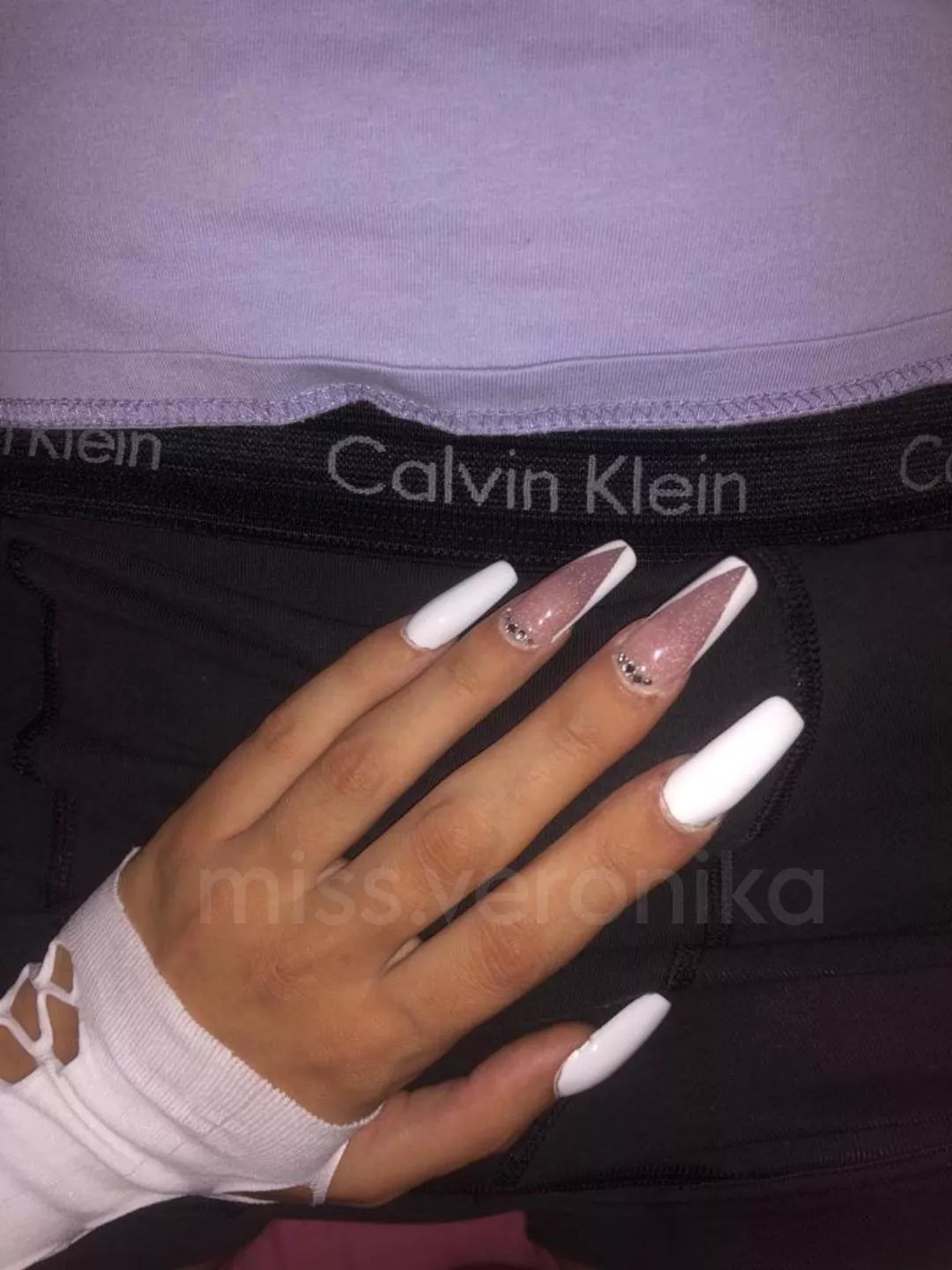 I quite like my new background, I think I'll show you my nails always on my Alpha's cock from now, to remind you of your place😈👑 posted by Miss_Veronika