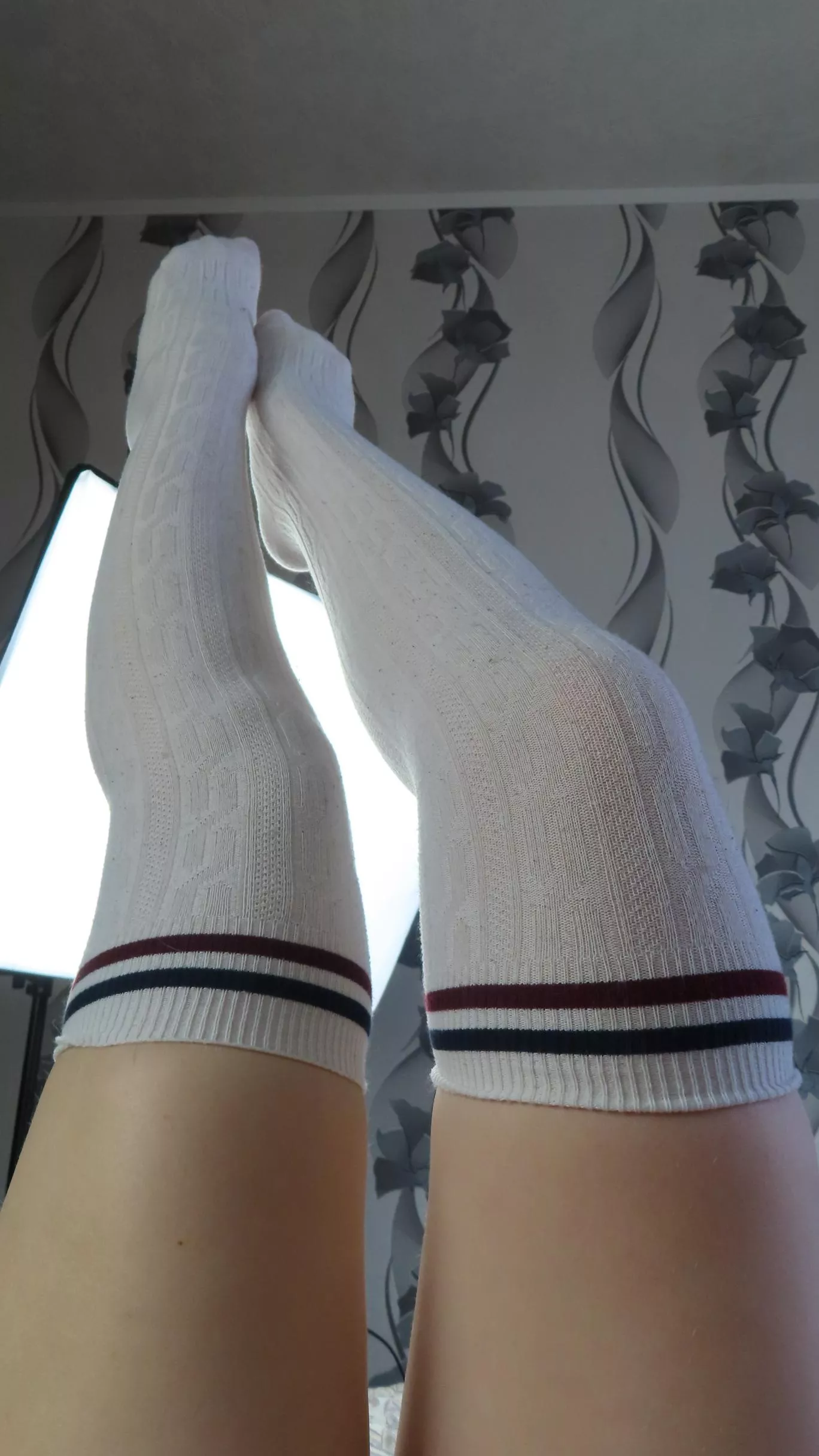 I will please you with these beautiful legs posted by Kitty_Beauty