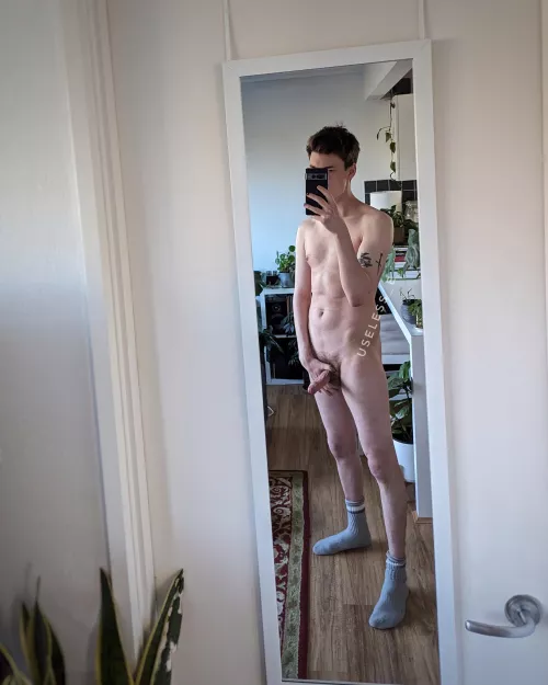 Idk if I still fit in here by useless_e