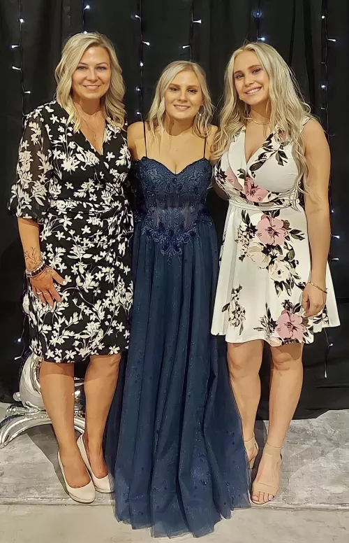 It’s a family affair. [3] by AmazingDDs