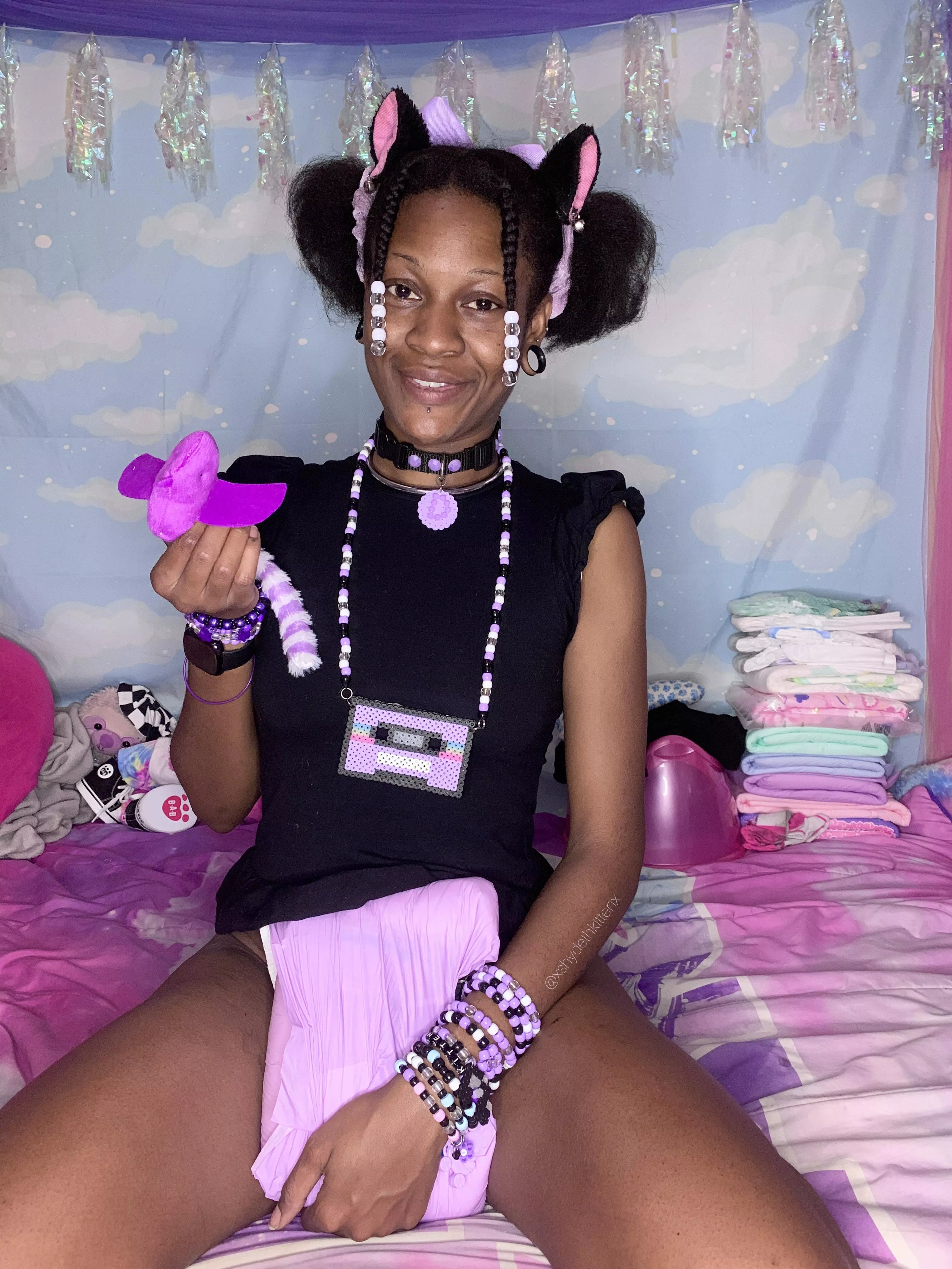 kitty girl changing their diaper 💜 posted by lynnlyng