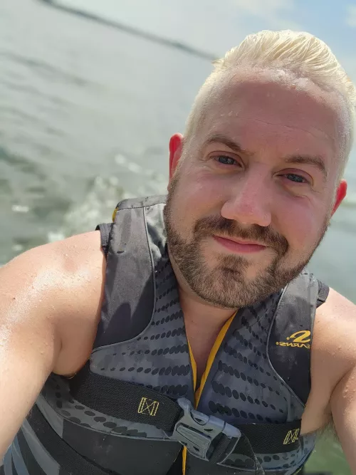 Lake day by UpstairsIllustrious