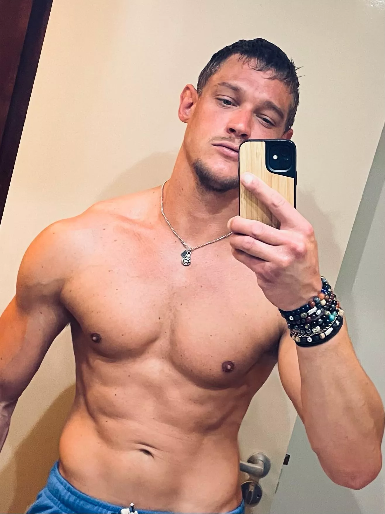 Looking for a boyfriend for new workout! posted by AcademicCraze