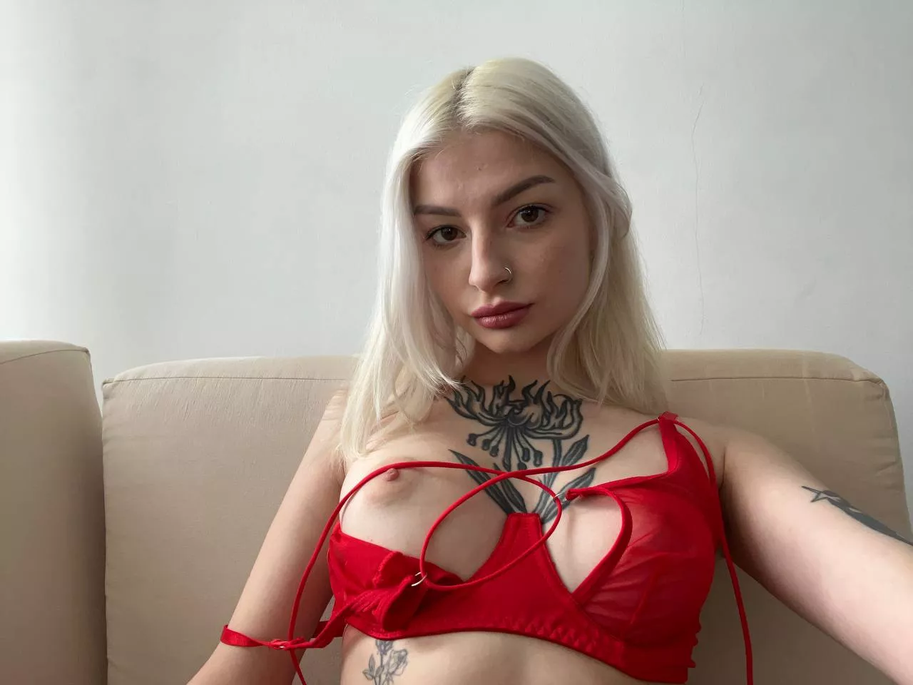 Strawberry Blondie in your phone posted by ObjectivBus