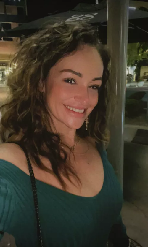 These two rounded curves are for your mouth by RainyBattling