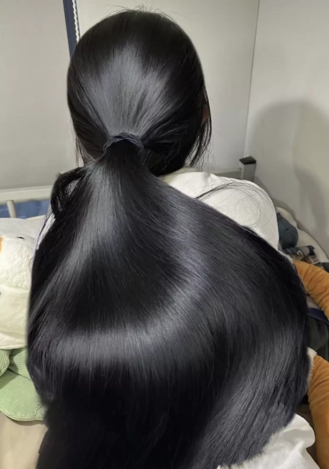 Unreal thick ponytail posted by SourceSampler_9182