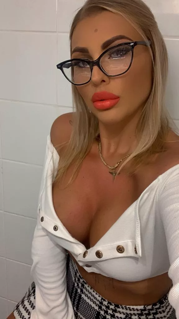 Wanna be your teacher 😈 posted by AdTricka