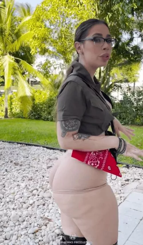 What about her? by refacha37