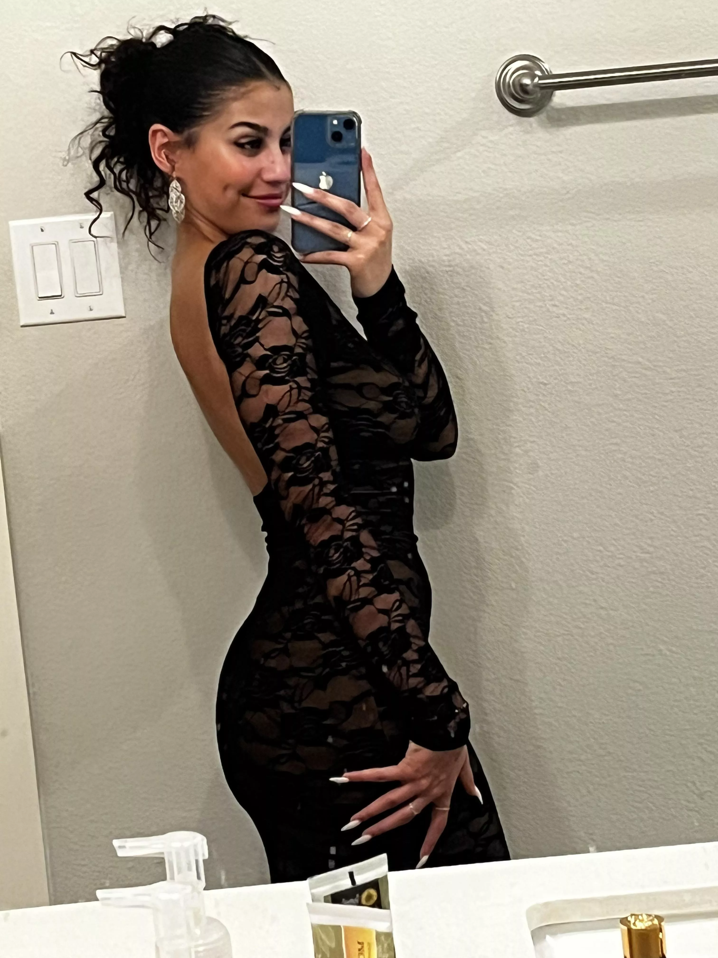 Would you take an Egyptian girl on a date? posted by fond_breadth