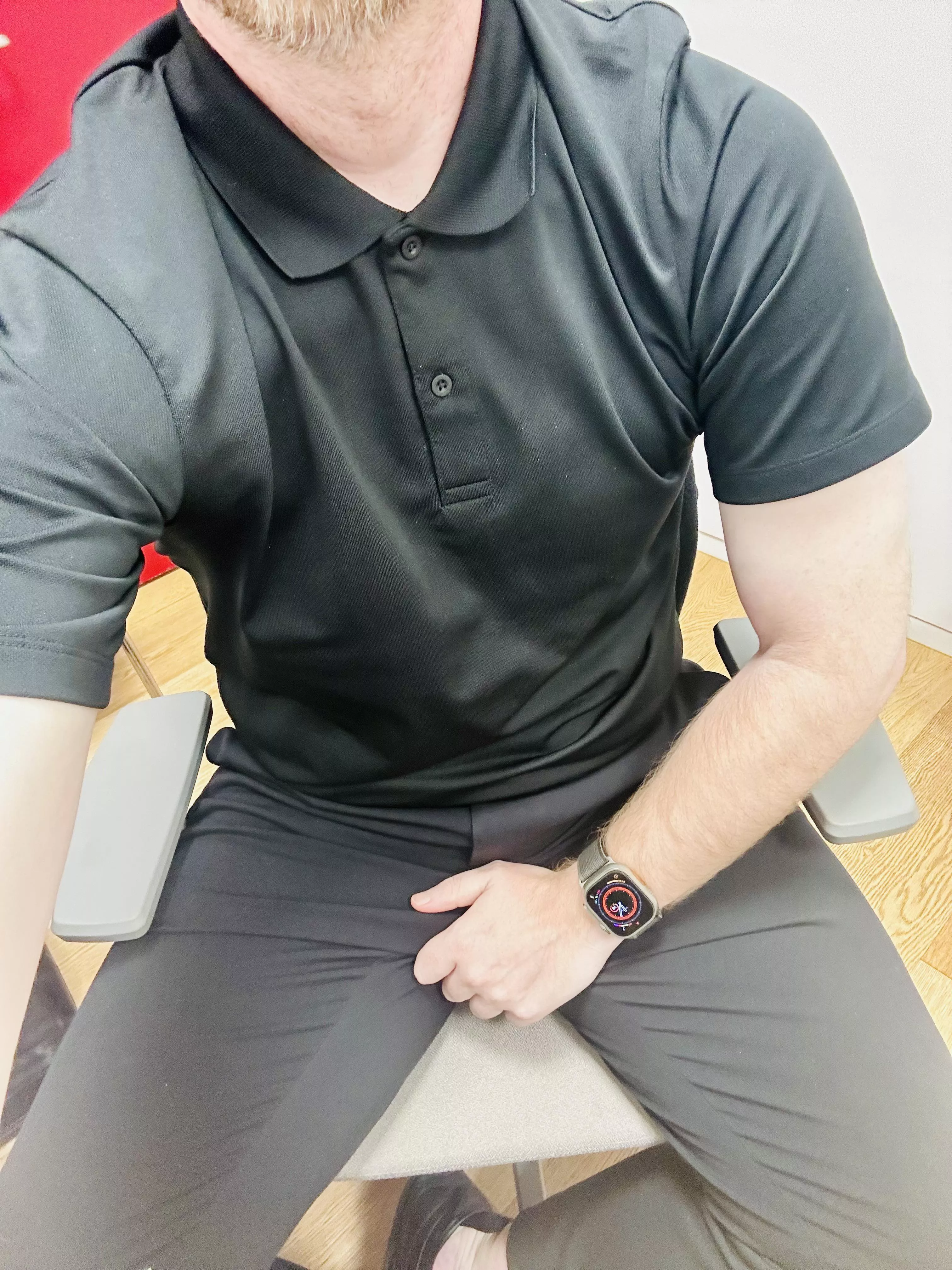 43 at work and up for a chat se.3273 posted by sese3273