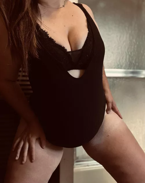 Being pregnant turns me on so much by curvymama941