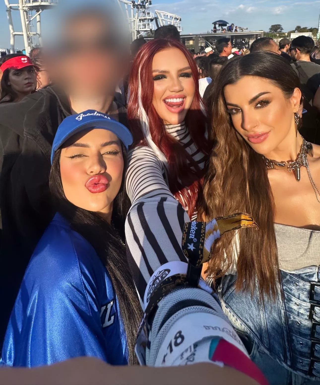 Brazilian Pink Lips posted by IgDeusasBurner