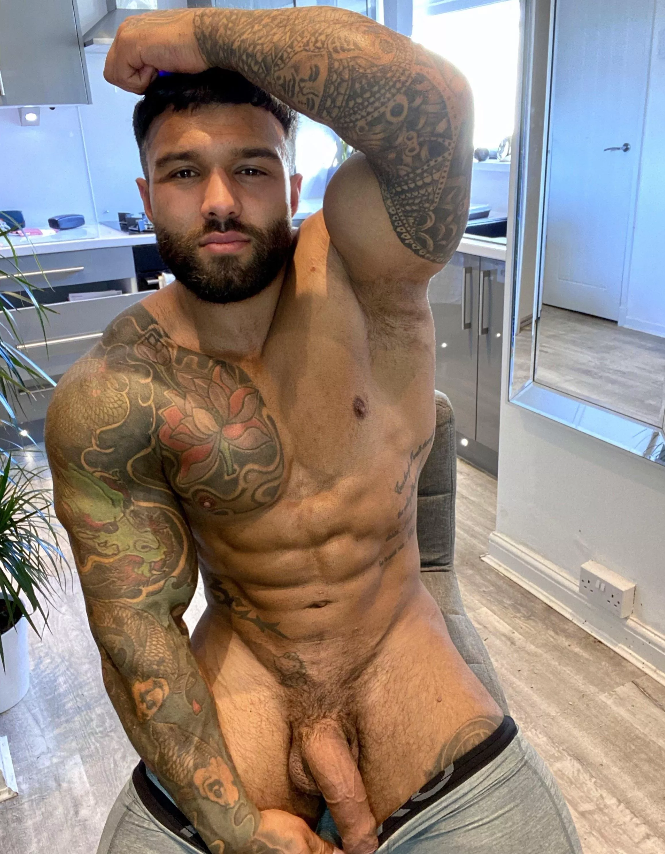 Can you make me cum whilst I make dinner? posted by VisibleGreenn