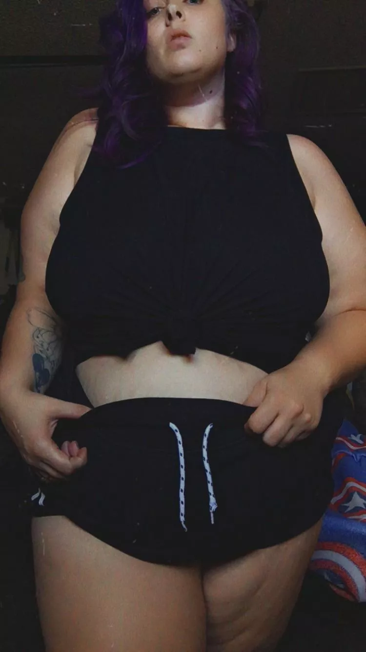 Good morning to all the thick woman lovers 🫦 posted by titzntequila