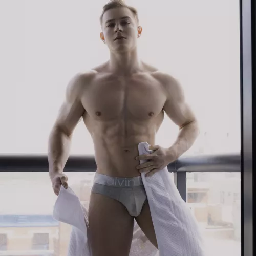 Grey tones are a vibe by RasmusKlaos