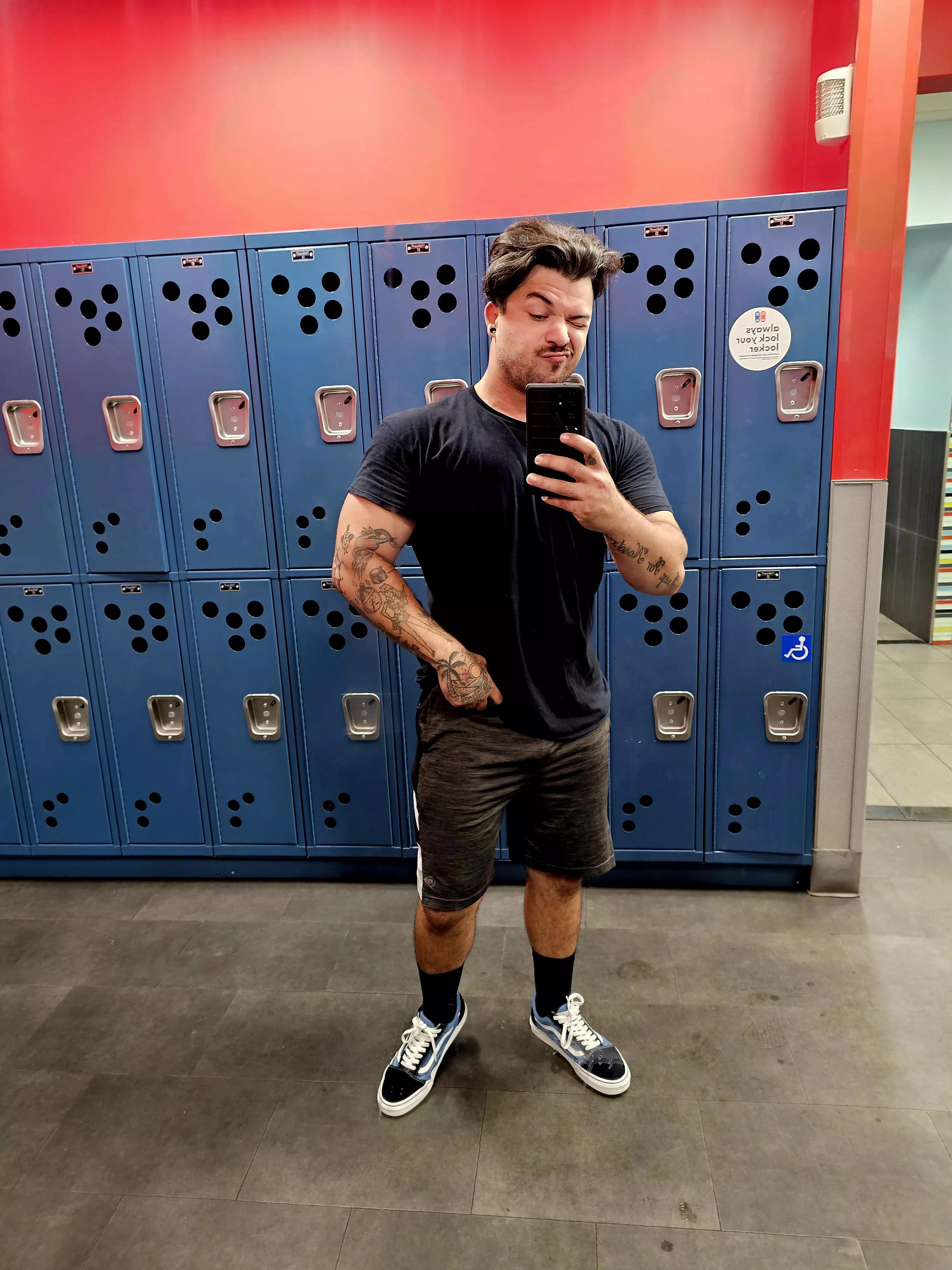 Happy hump day beautiful people 💚 posted by sith_sid