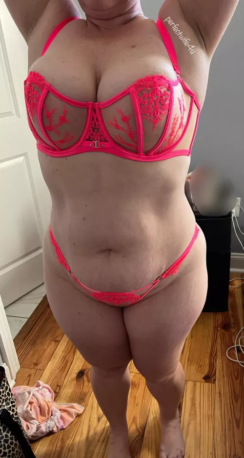 Has a thick MILF ever been in your bed by perfectwife4u