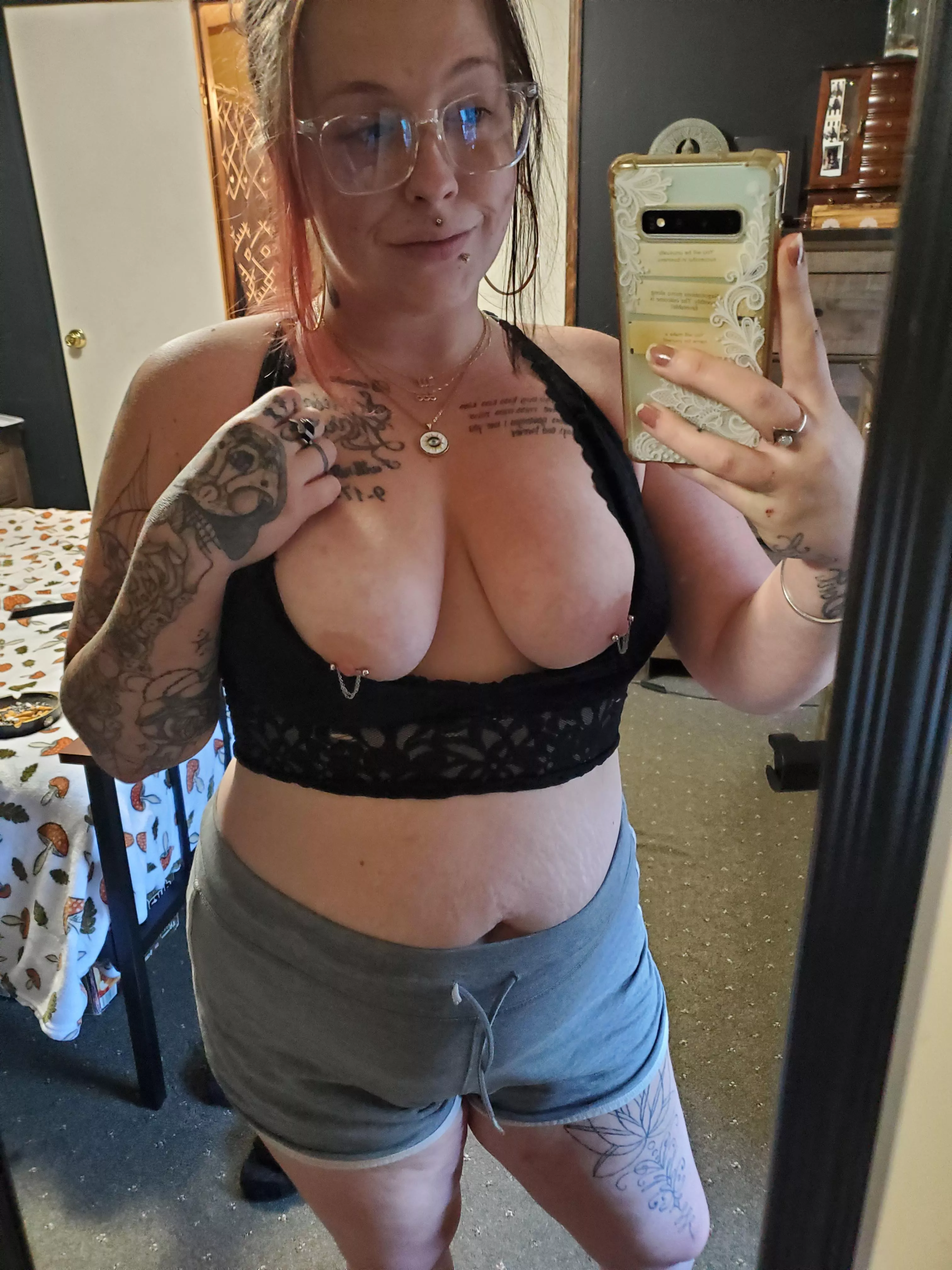 Hey there baby posted by Lunaa_Jay