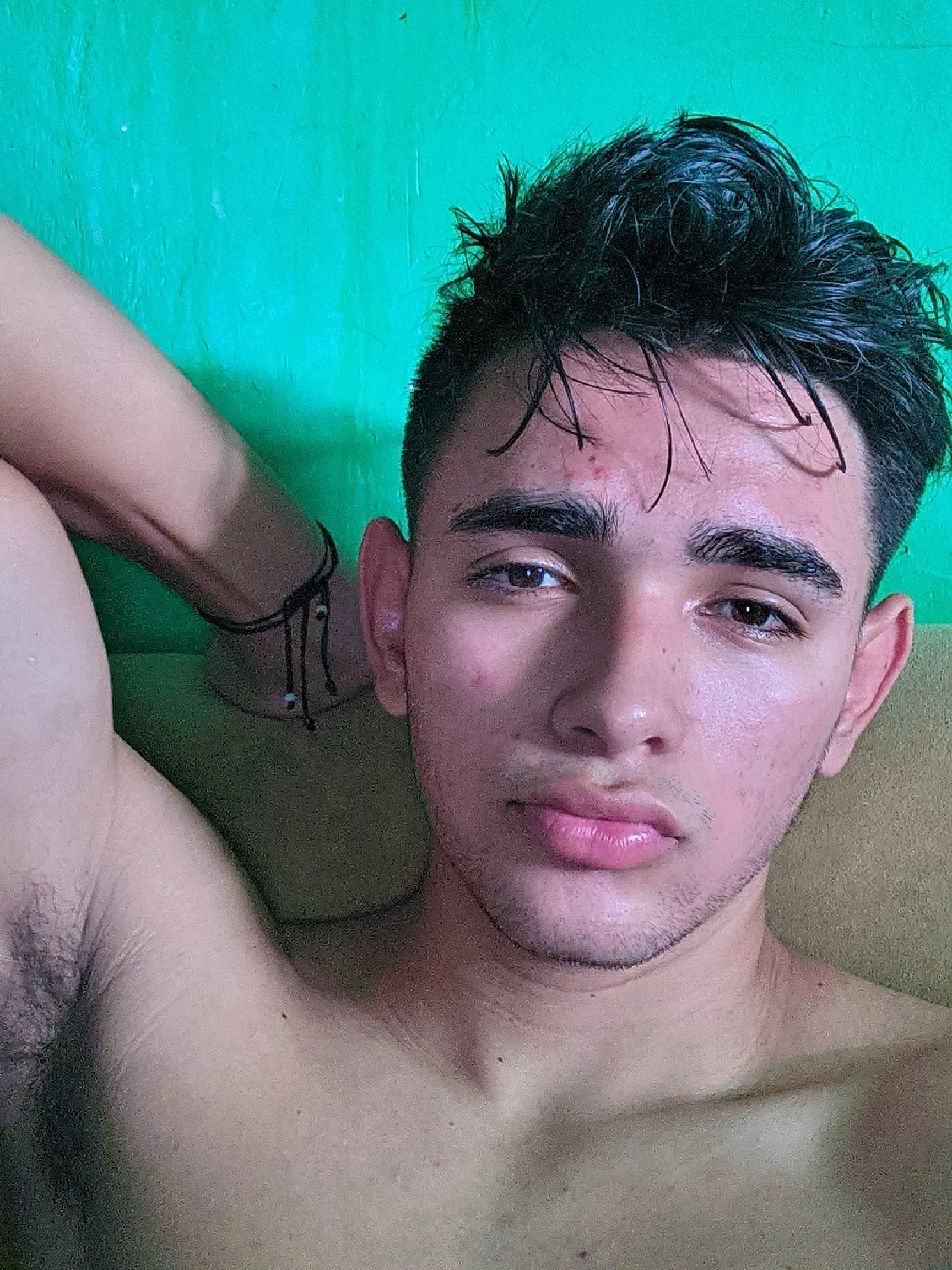 Hi guys posted by xavii_19