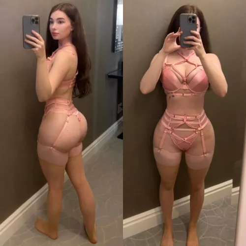 How do I look? by Jadedoll18