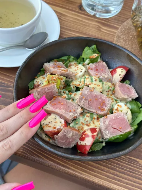 i know my nails will turn you on by strungdelorme