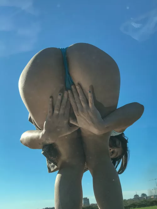 I showed you my hungry booty, please respond by demonfaceinc