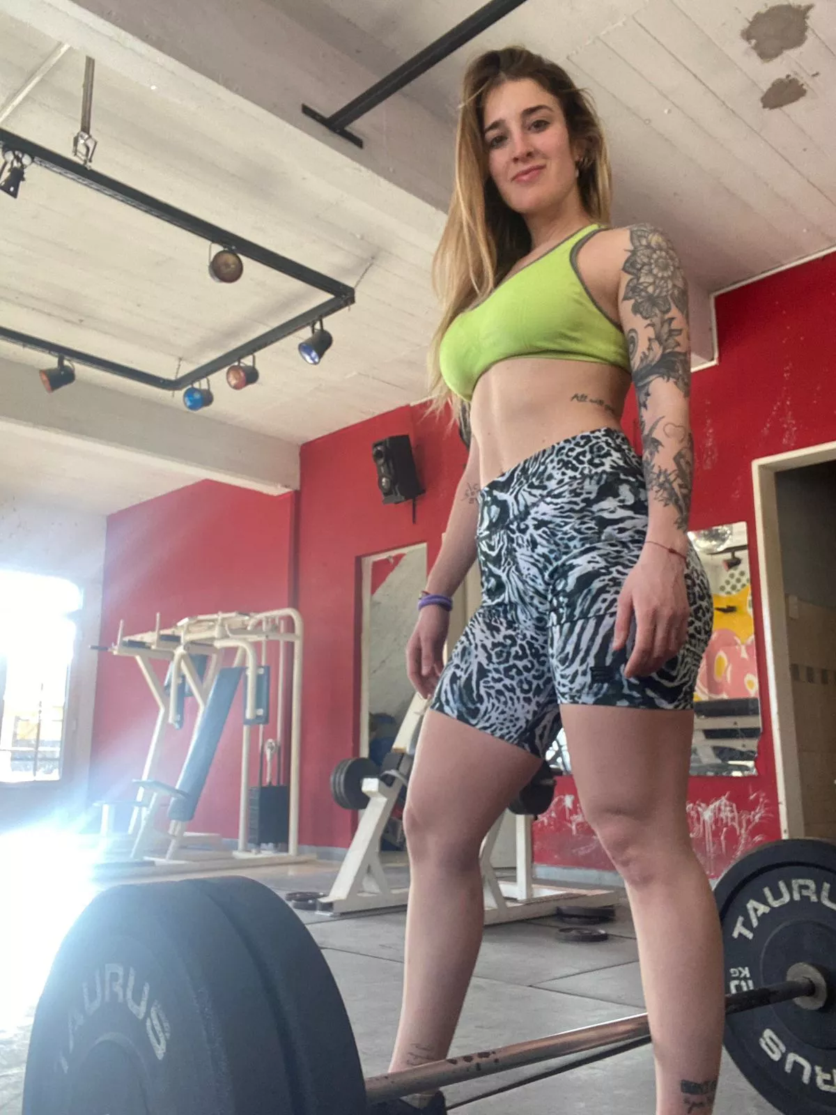IUTR gym girl posted by OdJudgment