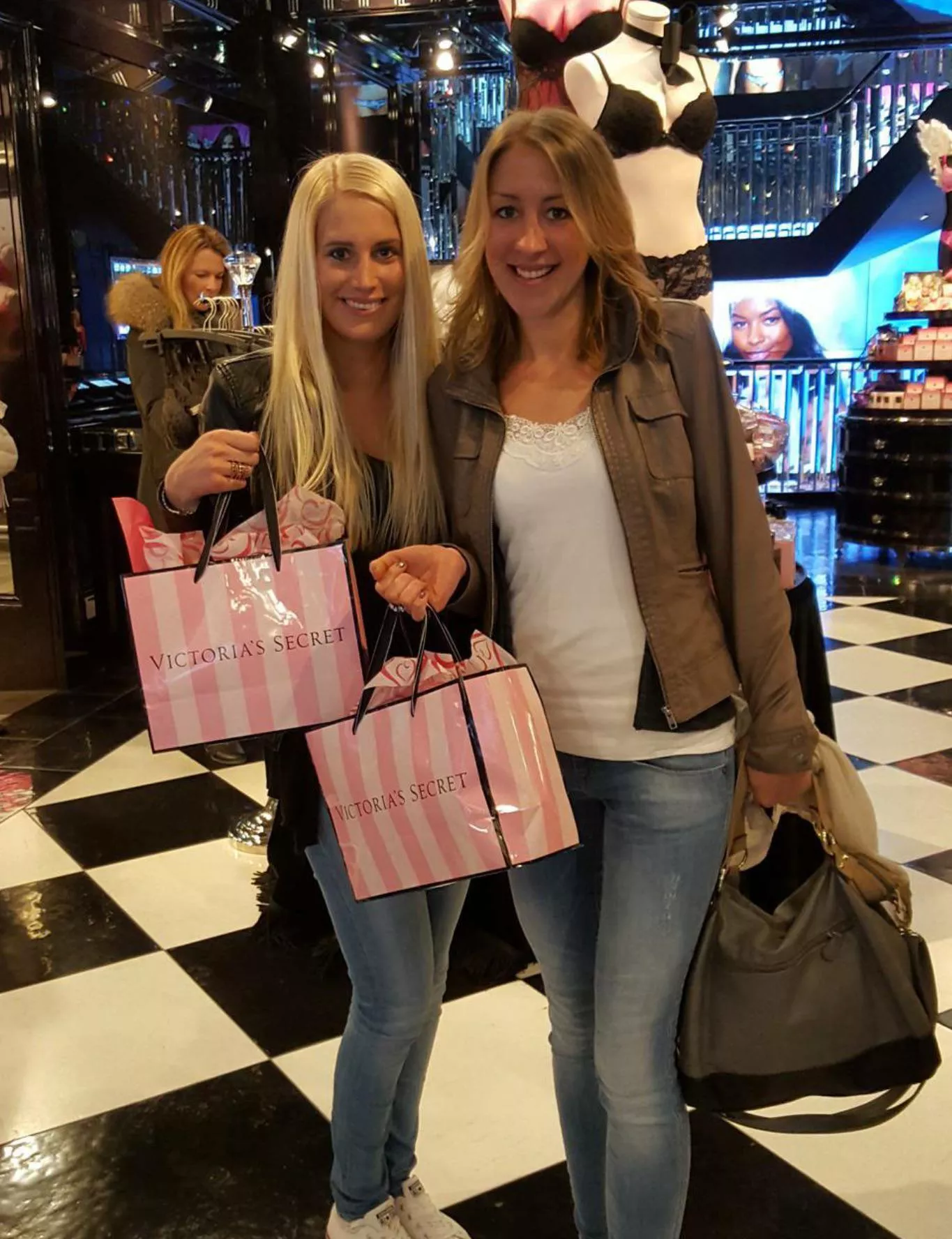 Left or Right posted by knowless666