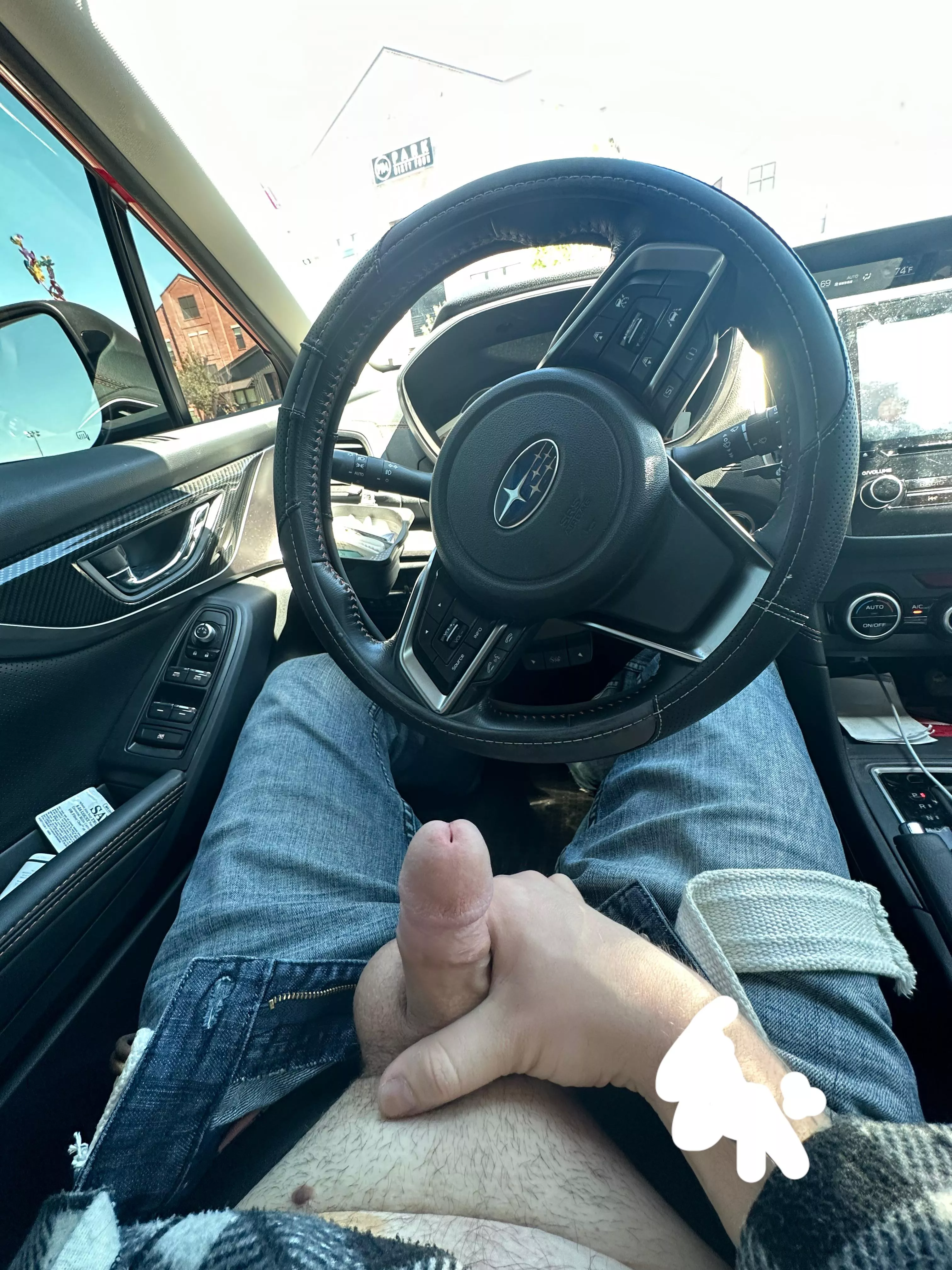 looking for dares or a hand 😈 posted by l1ttledevil