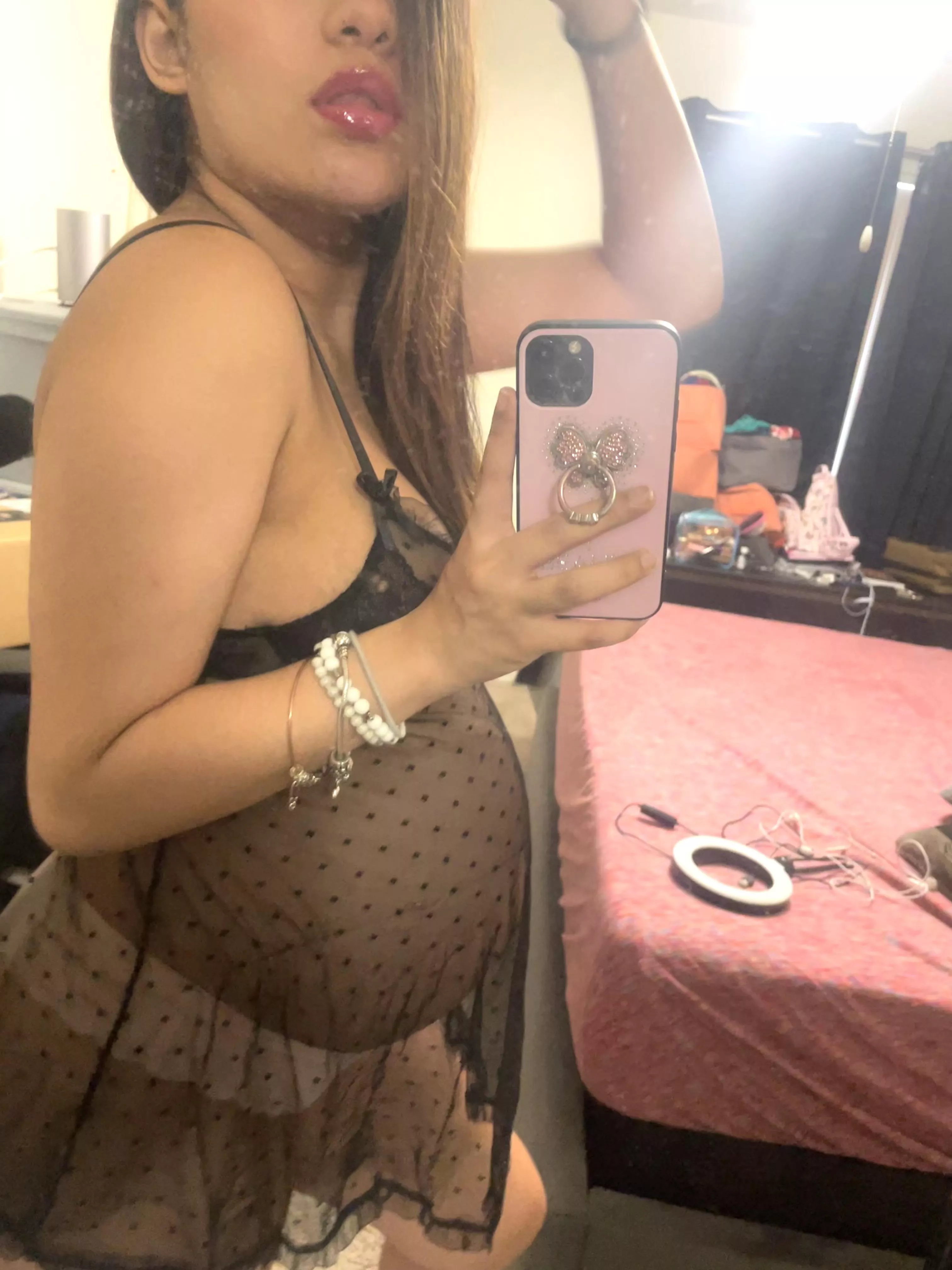 lovin the way this fits at 8 months pregnant ❤️ posted by veronica_waters