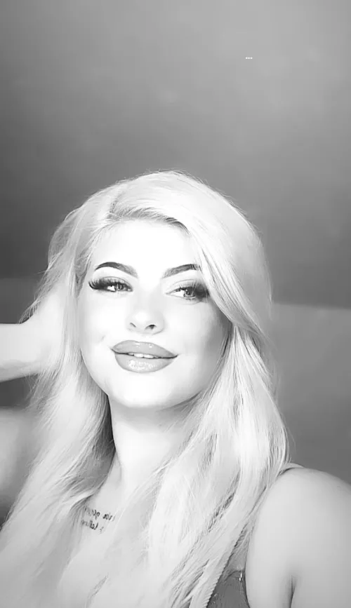 Nudes verkaufen by Lina-13