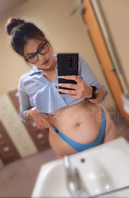 Office baddie @alybgoode by alynexxxtdoor