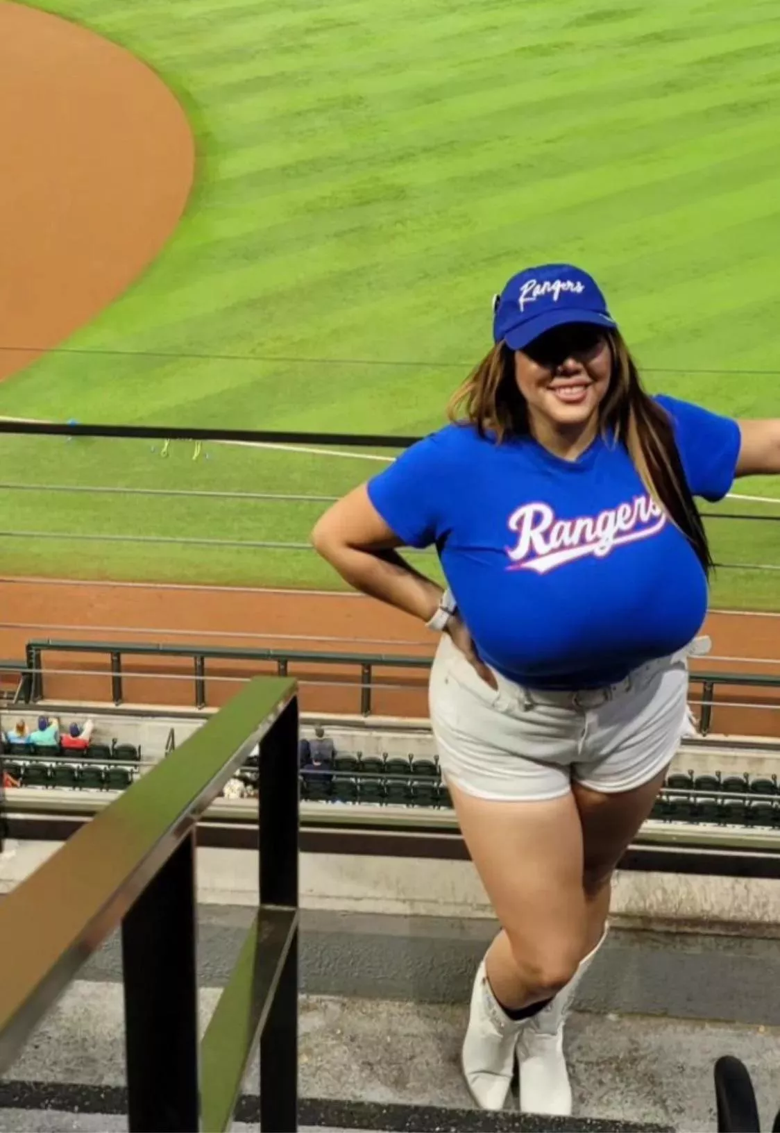 Royal milkers posted by Thejoker2020