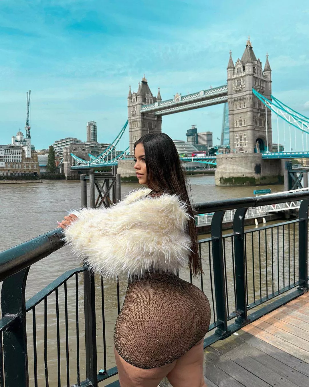 She’s wearing this on the first date… What’s the plan for the day? posted by SL463