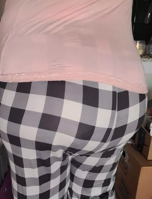 Trying to hide my diaper butt by LGlookin