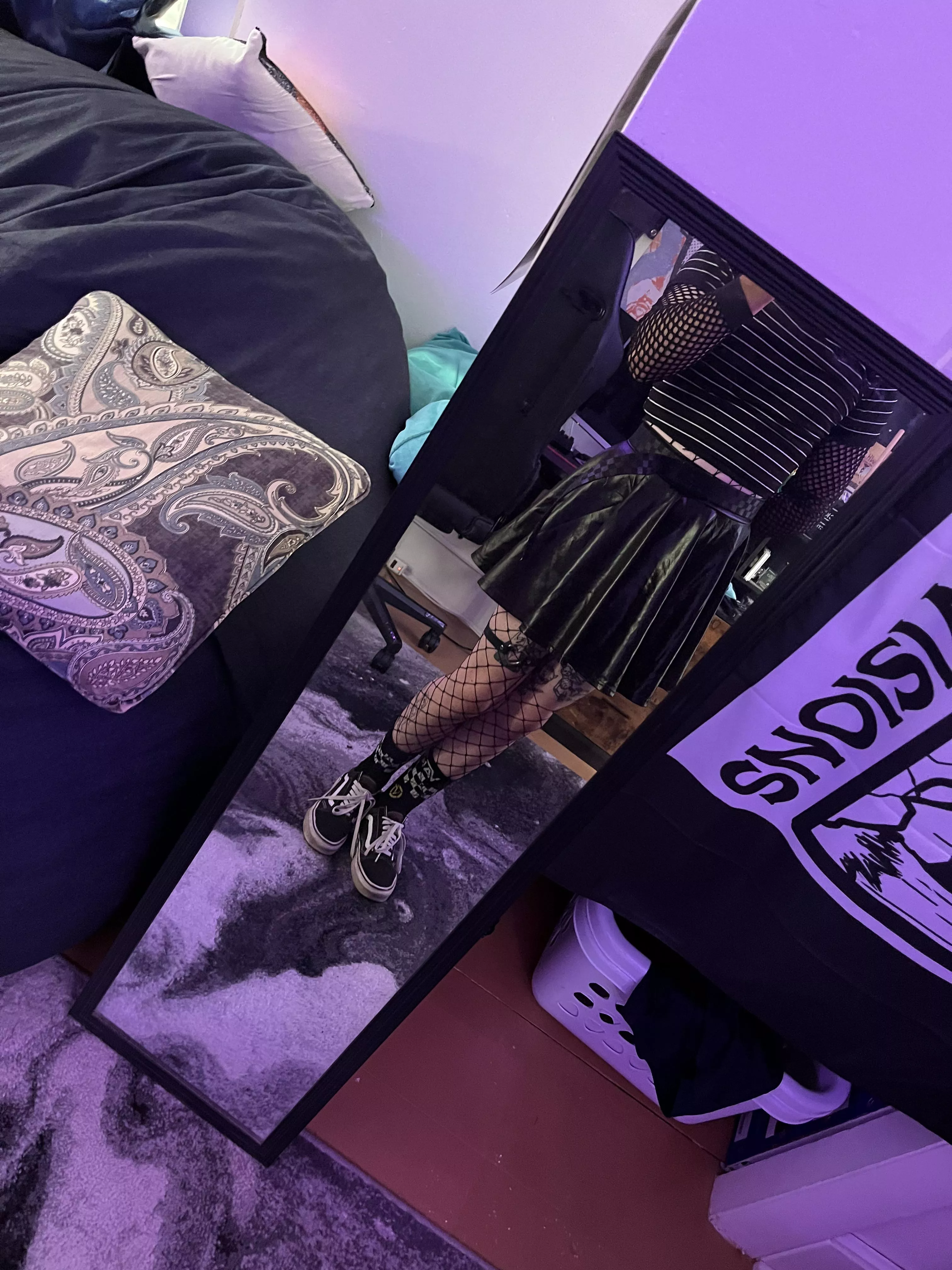 ✨Welcome to the club✨ posted by Crispynipzy