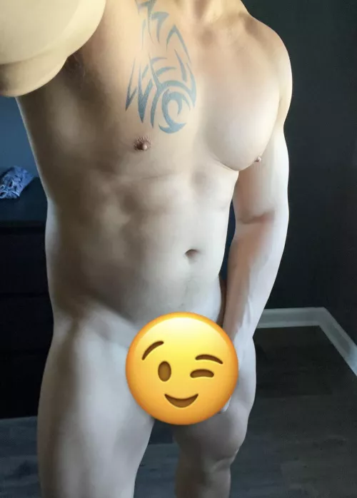 What’s my hand doing under the wink emoji? 😉 by thighsguy