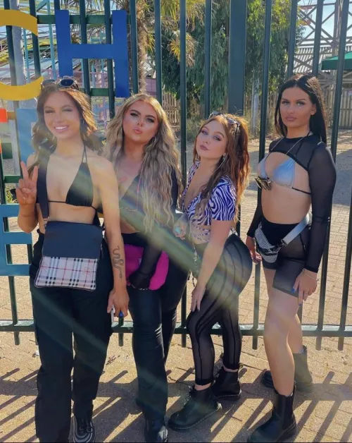 Who to choose? by Hijheels