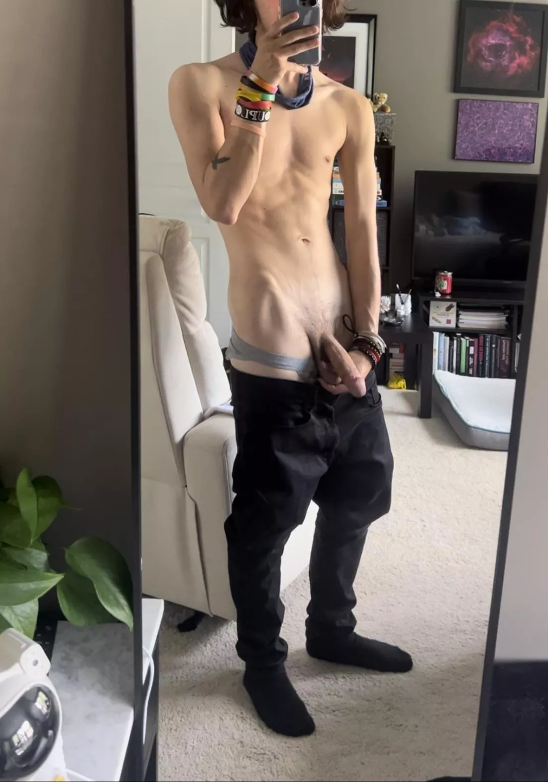 [22] using my friends mirror while she showers 🙈 posted by BoiishColt