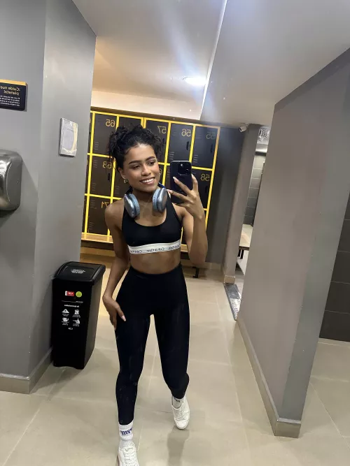 Early bird gets the worm! 20y by auroraelisex