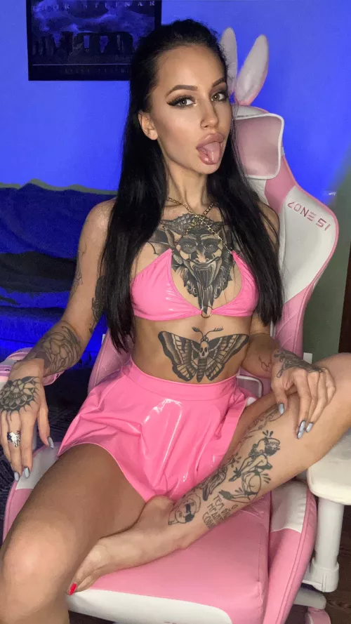 Feeling sexy in my new Outfit! by oblonsapshs