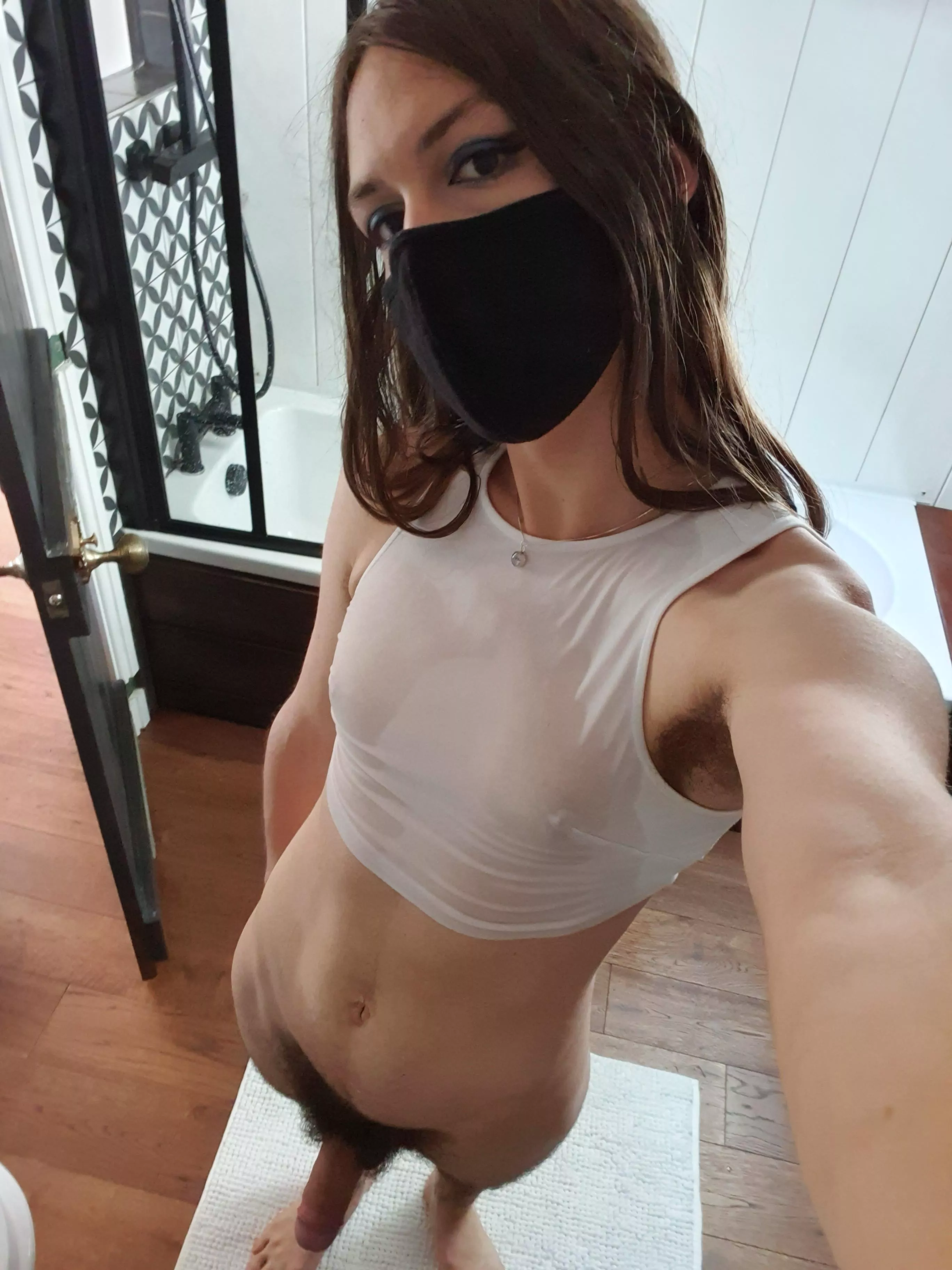 Grind against my wet body 🤤🥵 posted by prettylittliris