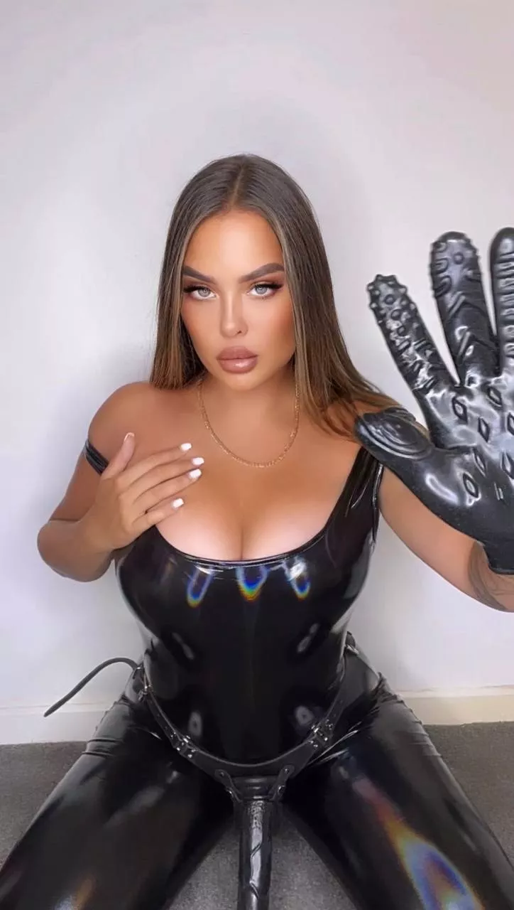 Hope you don't mind mommy getting extra spicy tonight. posted by Robyn_inked