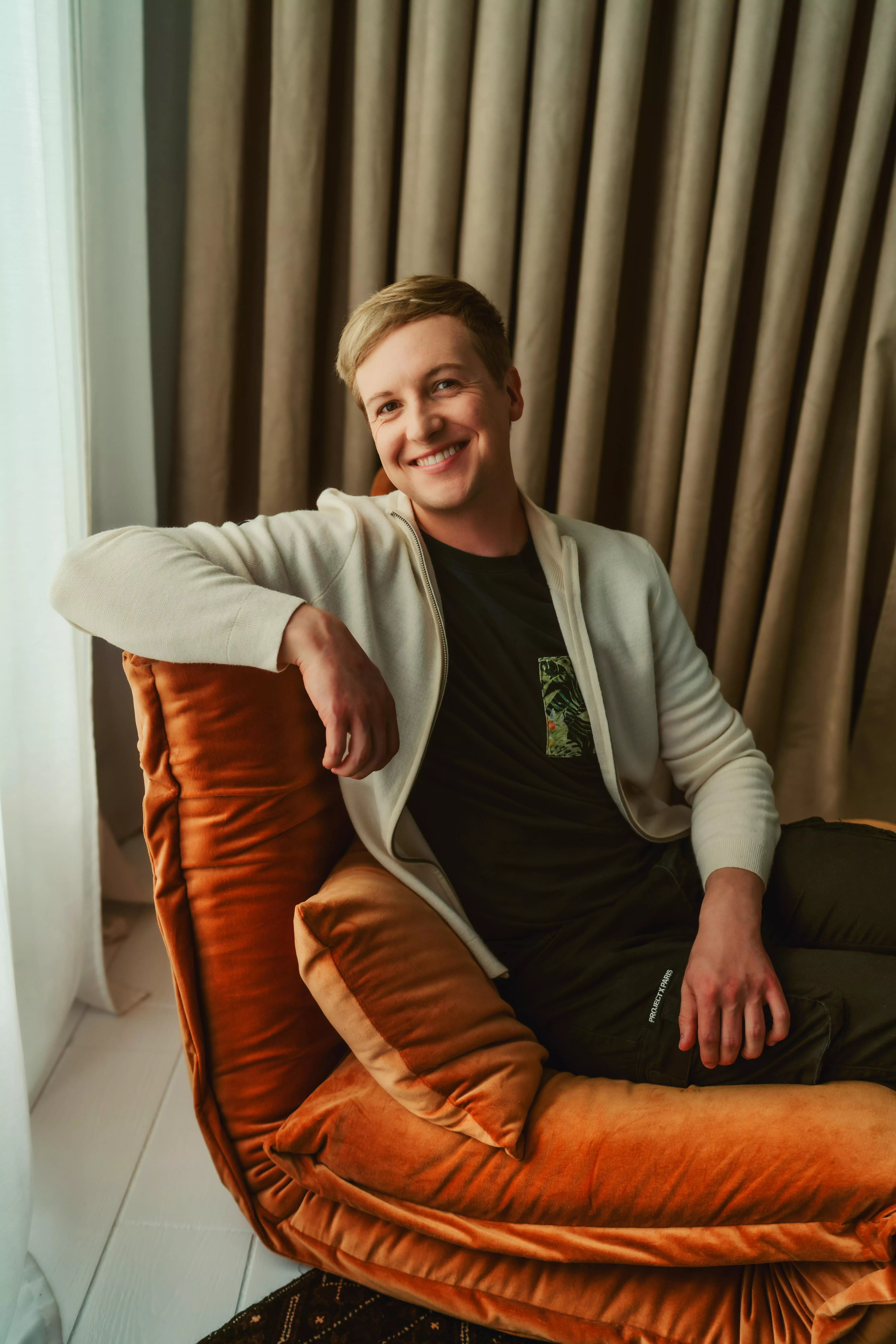 I had a professional photo taken for the first time in 5 years 🤓 posted by pecanou