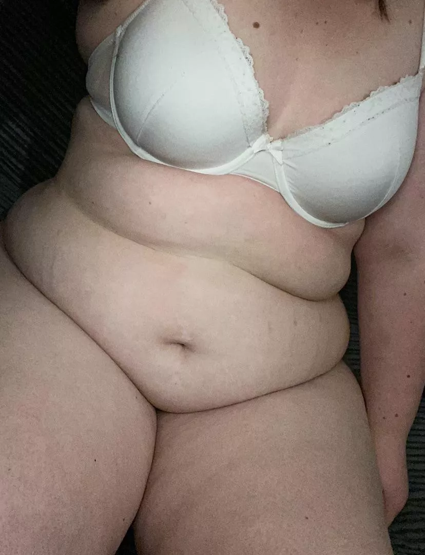 I hope you like squishy mombods 😘 posted by harritoyou_x