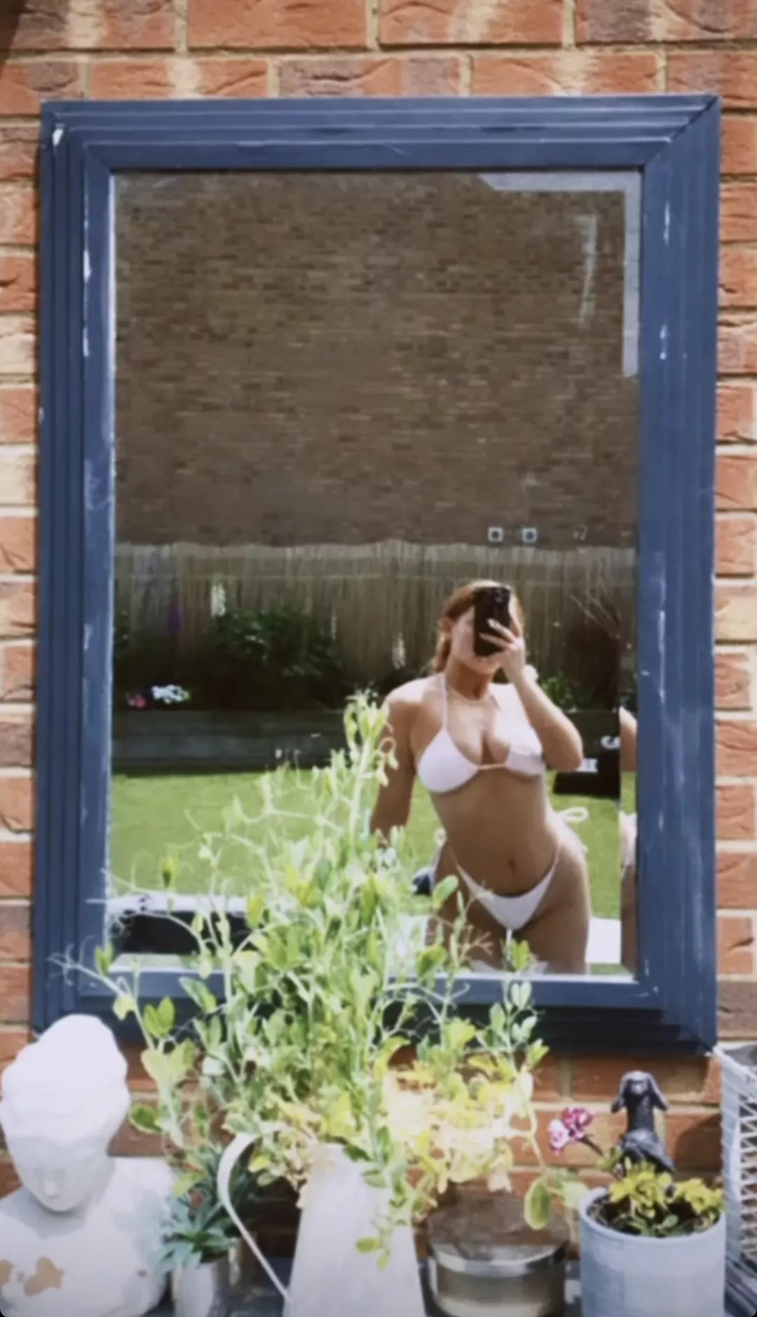 Just me and my Bikini 👙 posted by Wynterpop